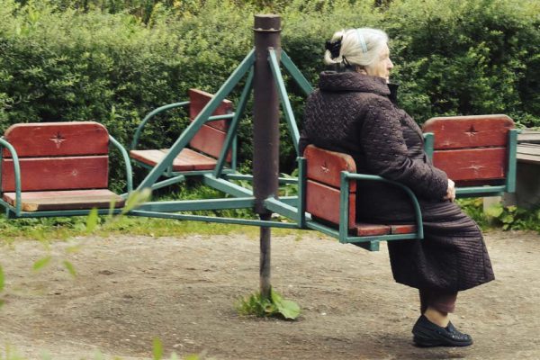 Сын уговорил меня выйти на пенсию раньше и пообещал помогать деньгами, однако невестка не одобрила наш план