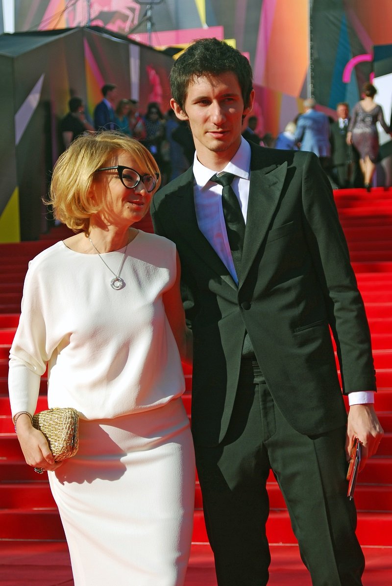 как придать объем волосам у корней