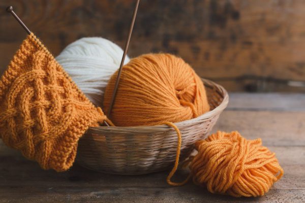 Вязание повязки на голову с объемной косой