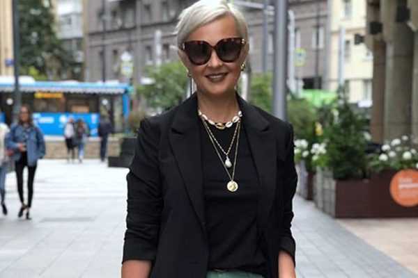 Зрелые дамы знают, чтобы выглядеть на десяток лет моложе, нужно лишь грамотно подобрать одежду