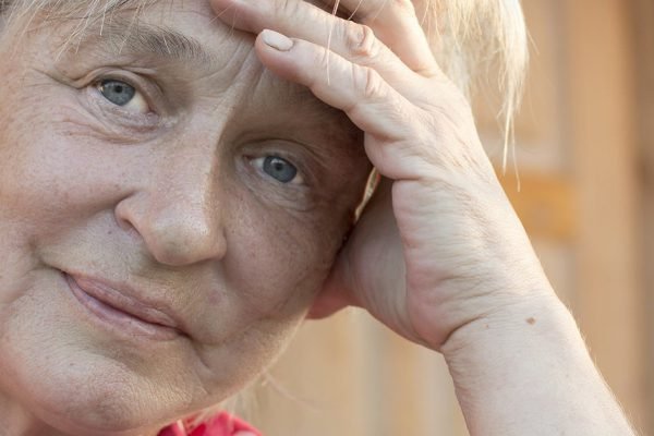 Взрослая дочь против моего мужчины, ставит перед выбором, не хочу жертвовать своим счастьем