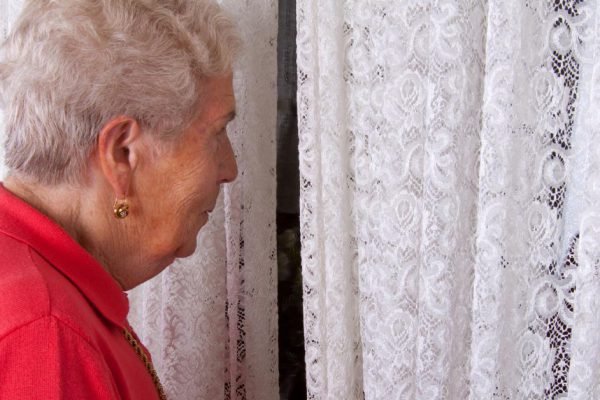 В соседнюю квартиру въехали переселенцы, я стала к ним присматриваться и кое-что придумала