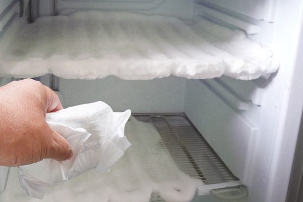 Для чего наполнять подгузник водой и класть в морозилку на несколько часов