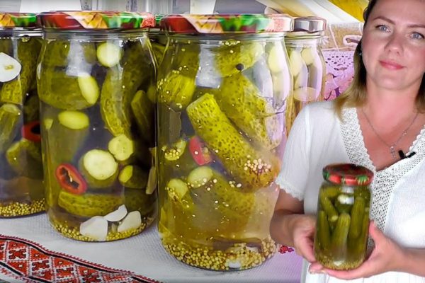 Рецепт огурцов, где сахар, соль и уксус нужно класть сразу в банку, а не варить сироп