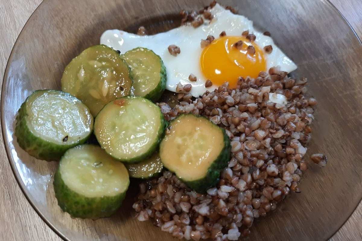 огурцы в бутылке