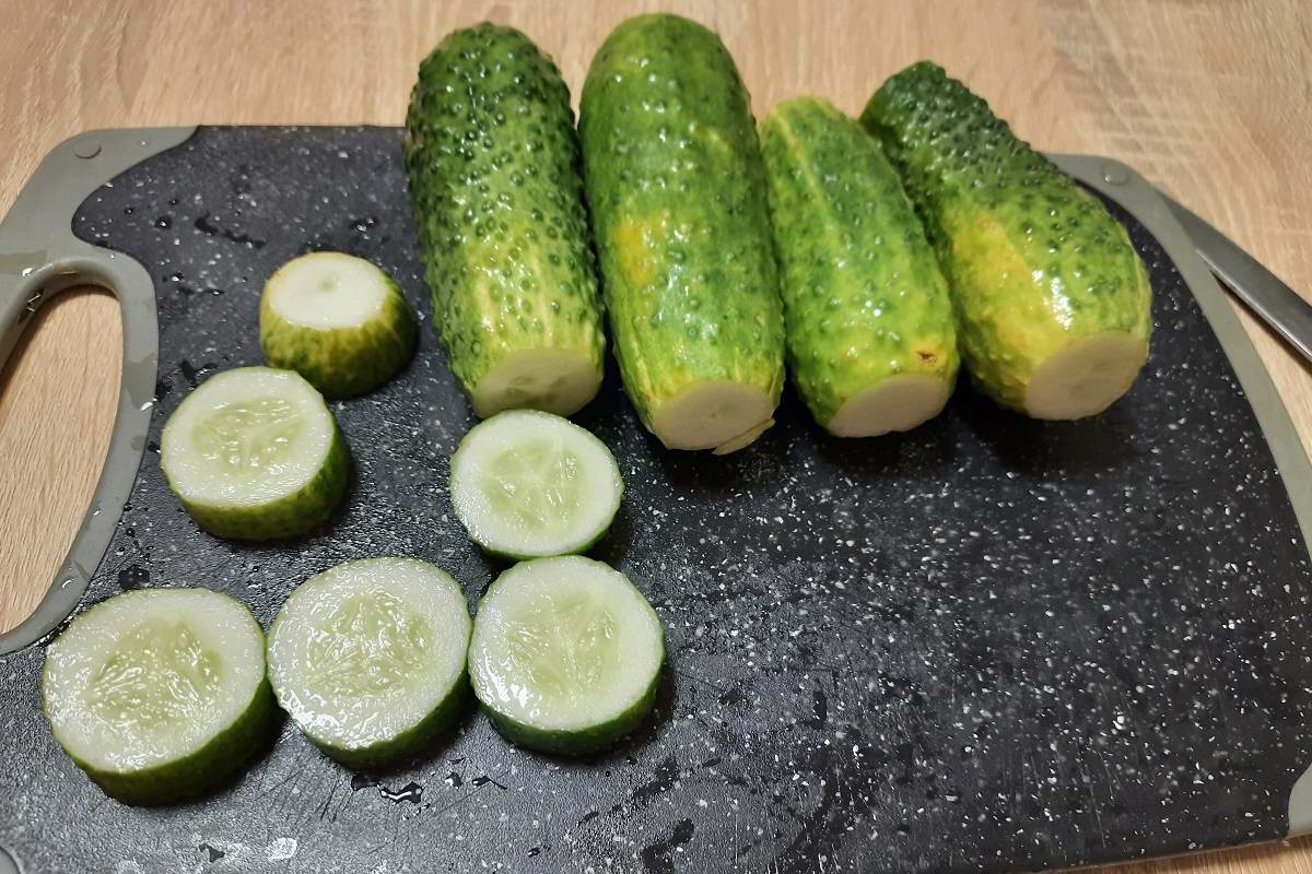 огурцы в бутылке