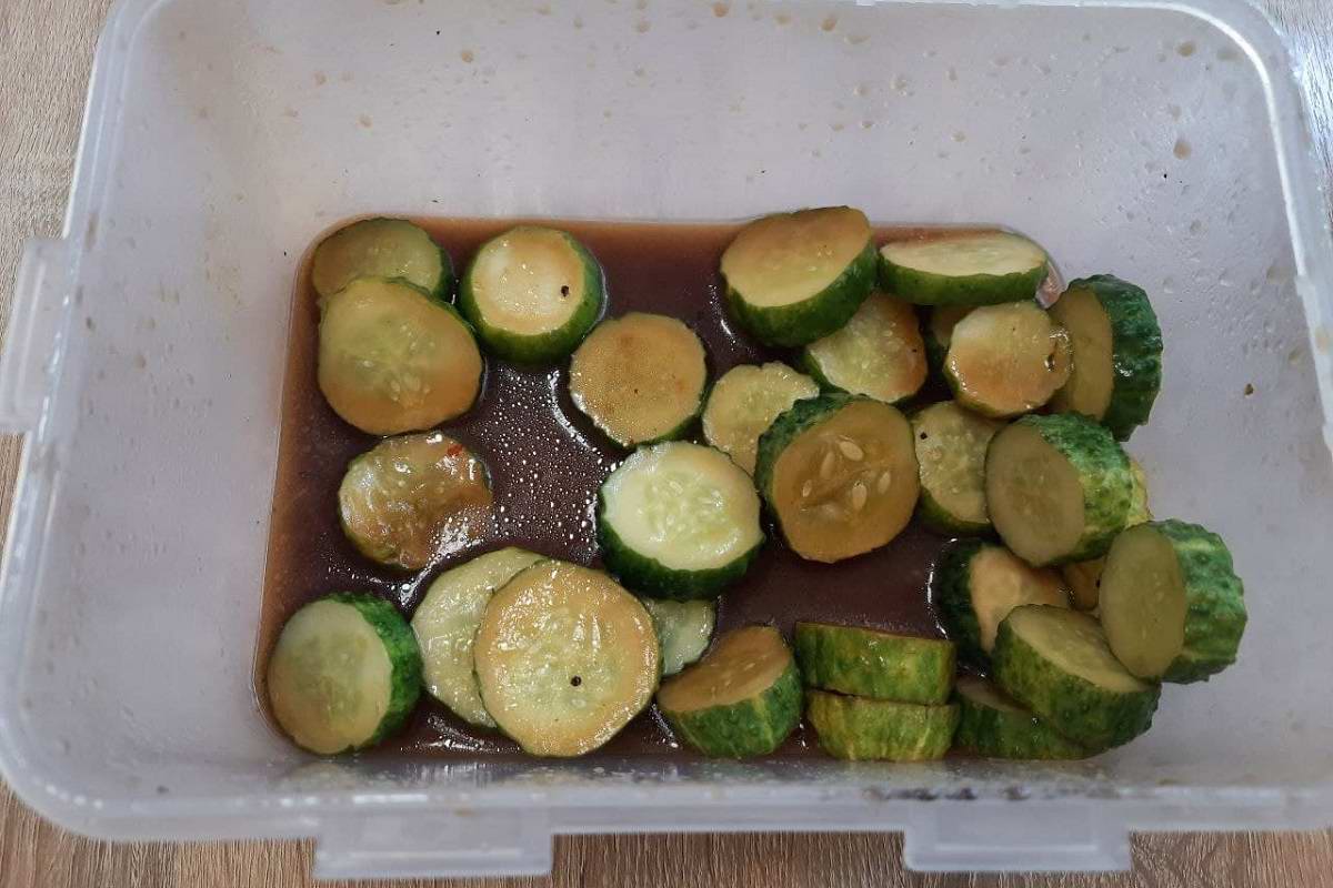 огурцы в бутылке