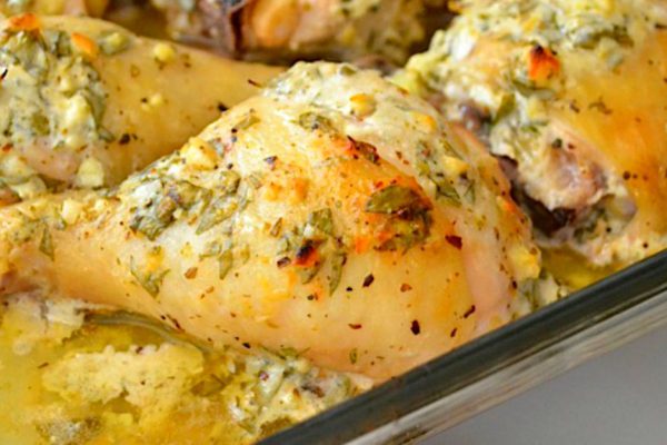 Курица по-гречески из духовки: идеальное блюдо для великолепного семейного ужина. Готовится практически само!