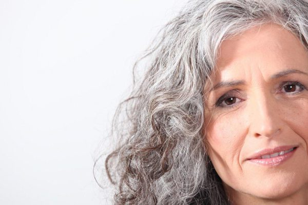 Почему можно не закрашивать седину