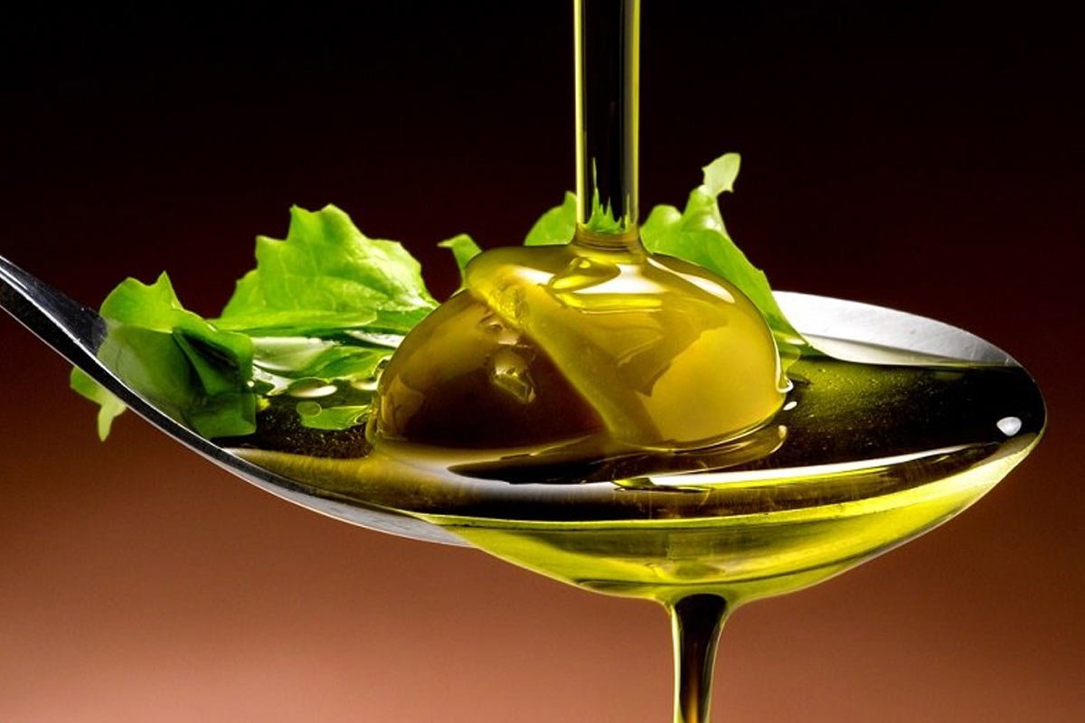 В чём оливковое масло проигрывает подсолнечному масло, масла, подсолнечное, оливковое, подсолнечного, здесь, оливкового, Оливковое, продукта, другой, стоит, маслом, содержания, наших, масле, ценность, исследования, против, дороже, проигрывает