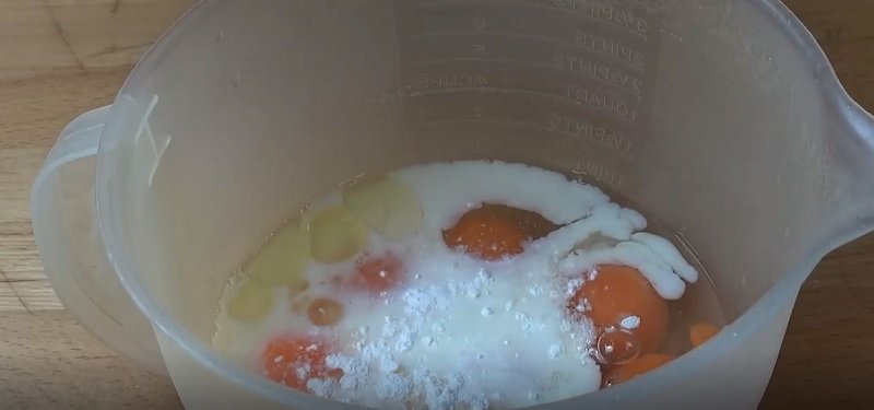 омлет с беконом в формочках