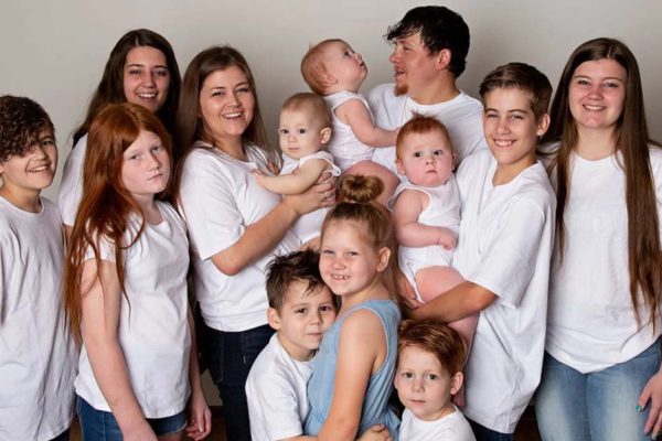 Веселая 33-летняя мама 12 детей рассказывает о своем материнстве и отвечает, хочет ли родить еще раз