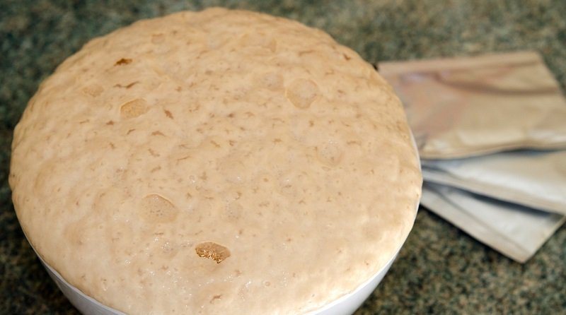 дрожжи с сахаром