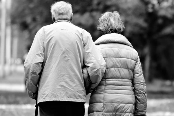 Подруга боится что-то не то сболтнуть при муже, потому прошу ее задуматься о разводе