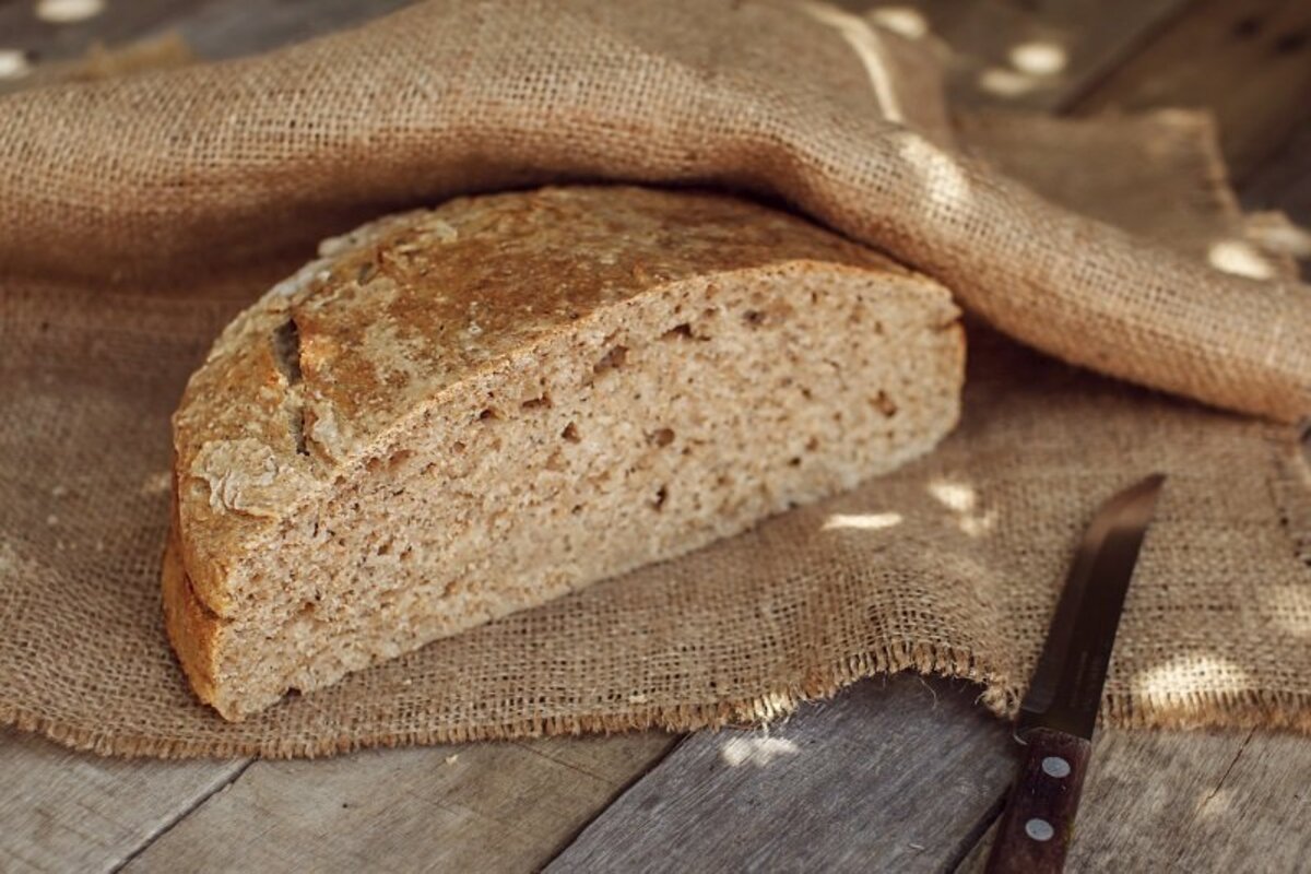 Почему хлеб вкусный. Хлеб Житный бездрожжевой. Хлеб ржаной бездрожжевой. Безглютеновый бездрожжевой хлеб. Дрожжевой хлеб.