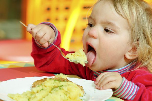 Покажите внуку, что едят дети в Италии, если он капризничает и ничего не ест