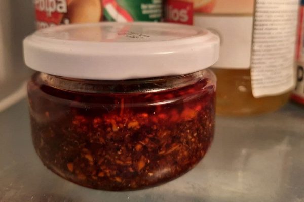 Мама из украинской деревни сдала рецепт своей фирменной острой заправки, похожа на соус из Узбекистана