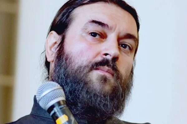 Что предлагает делать с мужьями-изменщиками священник Андрей Ткачев