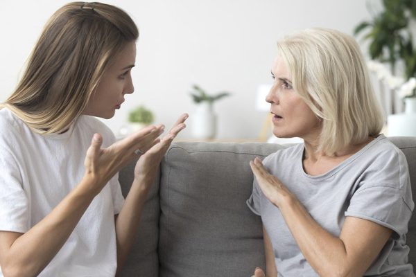 Свекровь предлагает вместо отпуска в Турции купить квартиру, а я ей не верю, интуиция работает