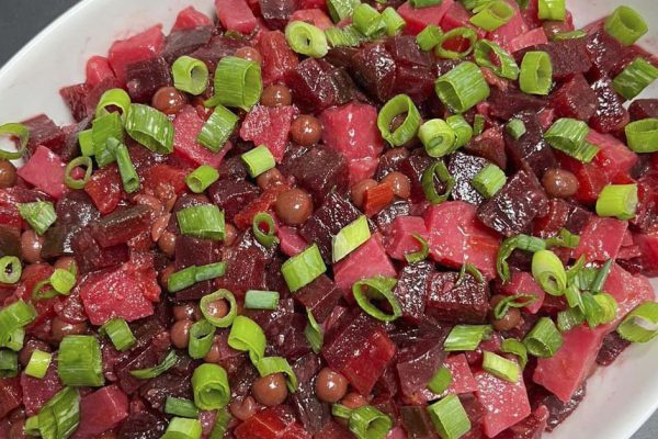 Для чего складывать винегрет в банку и меняется ли от этого вкус