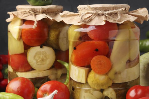 Овощное ассорти, или Как соединить кабачки и помидоры в одной закрутке