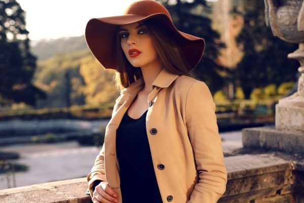 Преимущества бежевого пальто