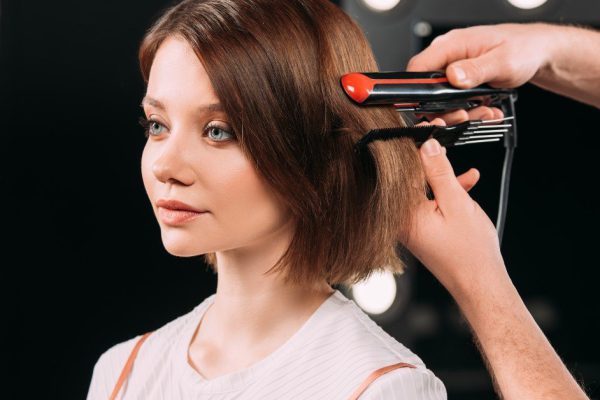 Чувствую приближение весны, отправляюсь к парикмахеру, она разбирается в трендах и умеет подобрать лучший вариант