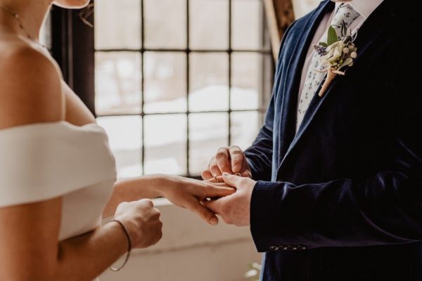 Какая разница в возрасте между супругами предвосхищает быстрое расставание