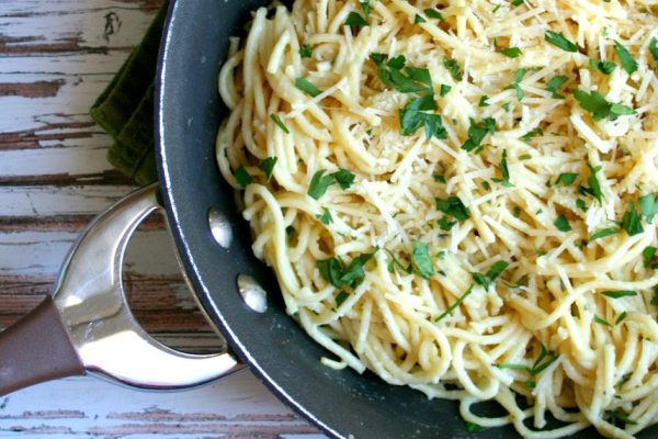 Самая вкусная паста за считаные минуты: итальянский ужин в сковороде.