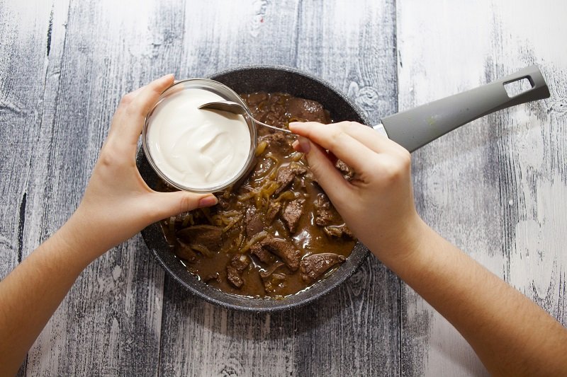 куриная печень в сметане