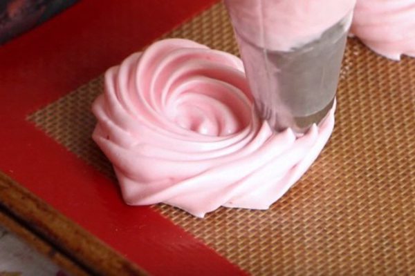 Нежнейшее печенье-безе в шоколаде — идеальное лакомство!