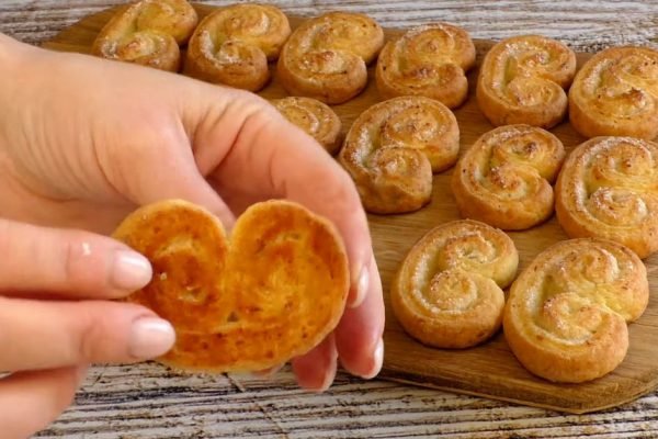 В выходной день заняться нечем, пеку печенье «Ушки», многослойная текстура, ни с чем не сравнимый аромат