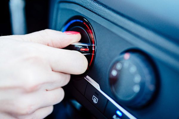 Когда нужно включать вентилятор печки даже в жару, водителю на заметку
