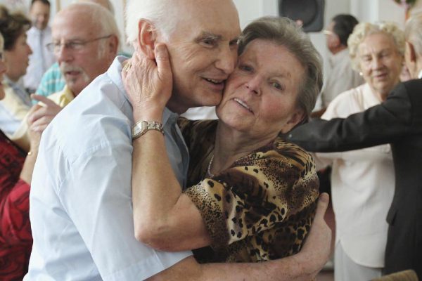 Познакомилась с новой соседкой, европейской пенсионеркой, говорю с ней о жизни часами