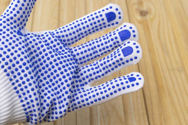 Больше не покупаю синтетические перчатки для работы, их недостаток может испортить весь рабочий процесс