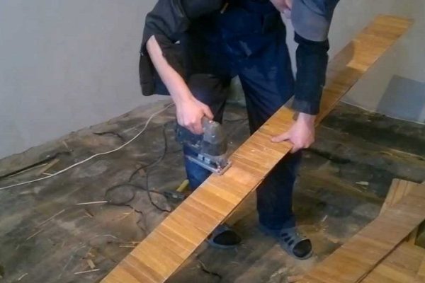 Семье не хватало денег на дом и пришлось купить рухлядь… Теперь это лучший коттедж в округе!