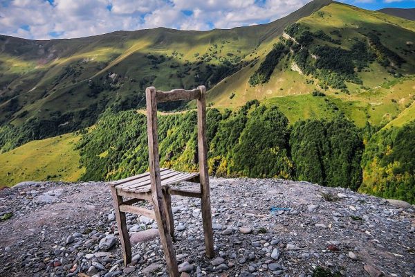 Грузию люблю больше Турции и Египта, весной вся Грузия цветет: сирень, магнолии, глицинии