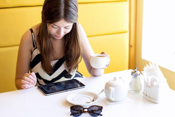 Почему нужно перестать присылать друзьям смешные картинки