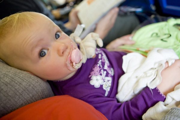 Как подготовиться к путешествию с ребенком в самолете