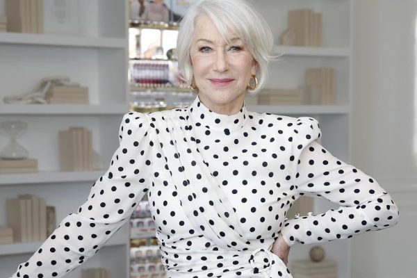 Приняла решение, что буду стареть с гордо поднятой головой