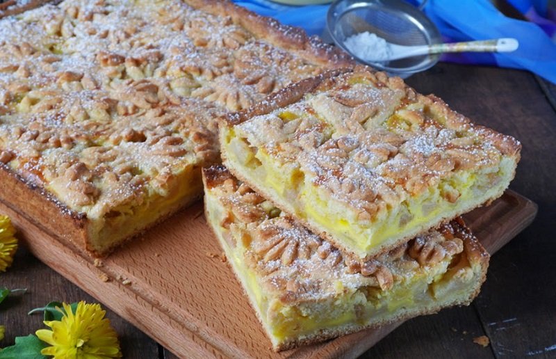 очень вкусный песочный яблочный пирог