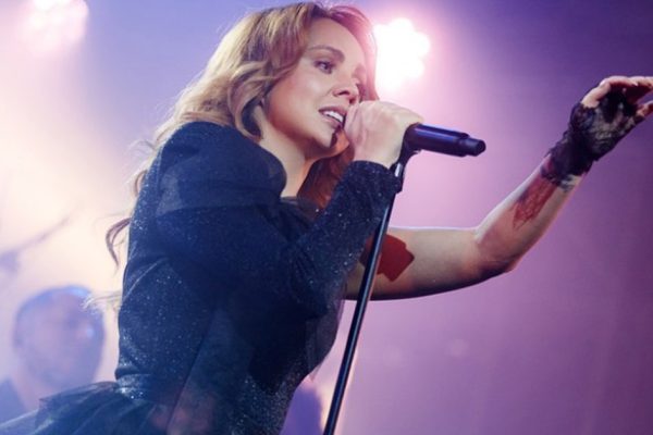 Что произошло на последнем концерте певицы МакSим и почему поклонники никак не могут успокоиться