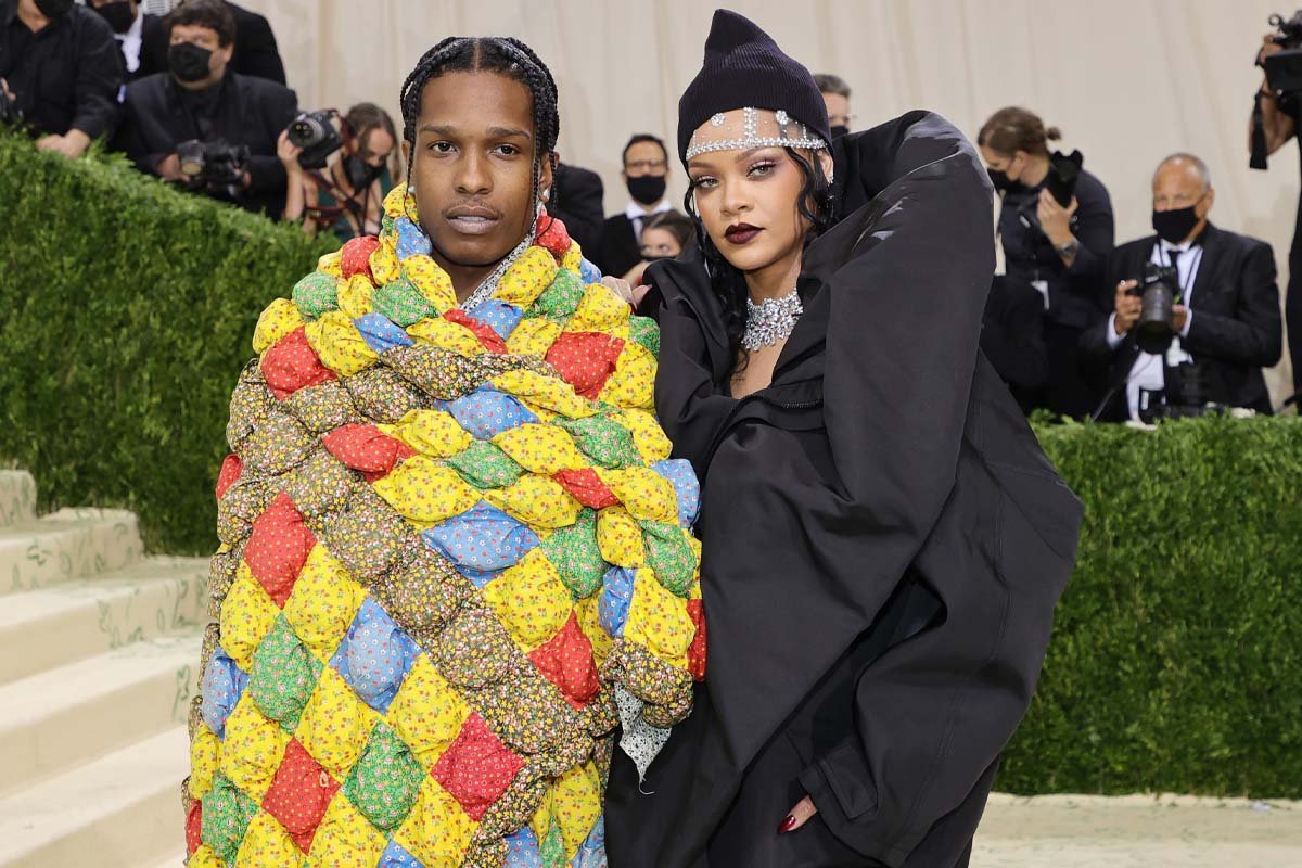 33-летняя певица Рианна и рэпер A$AP Rocky ждут первенца, поклонники радуются и умиляются новым фото