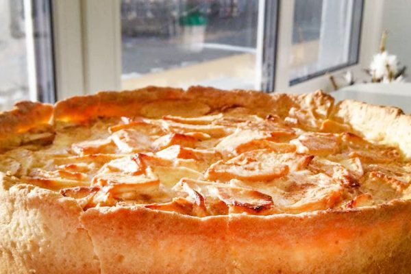 Пирог «Невидимка» с яблоками: рецепт с небольшим количеством муки