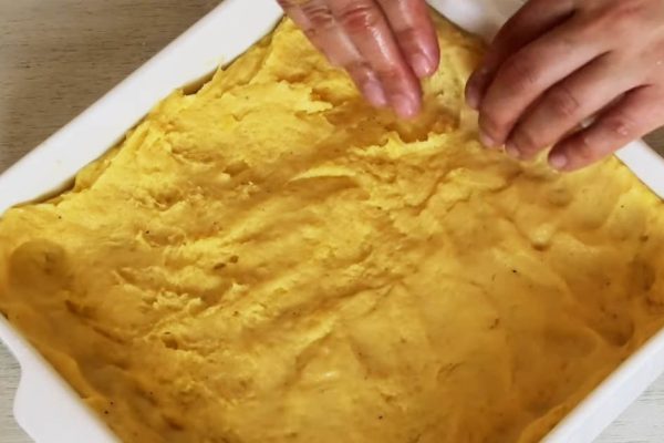 Необычный тарт, которым бабушка заманивает в гости унылого тинейджера