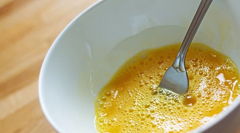 яйца со сметаной