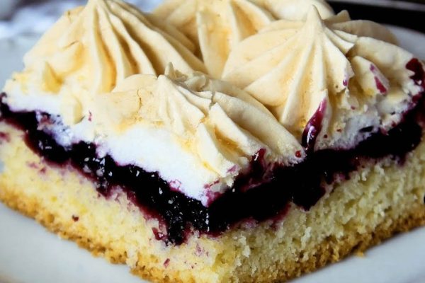 Фальшивый торт, без которого муж не согласен заканчивать застолье