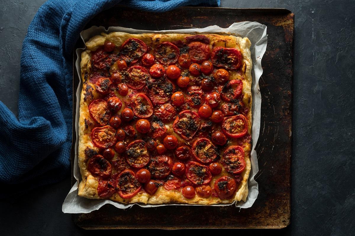 Пирог с помидорами, что будет пахнуть на всю лестничную площадку Кулинария,Лук,Пироги,Помидоры,Томаты