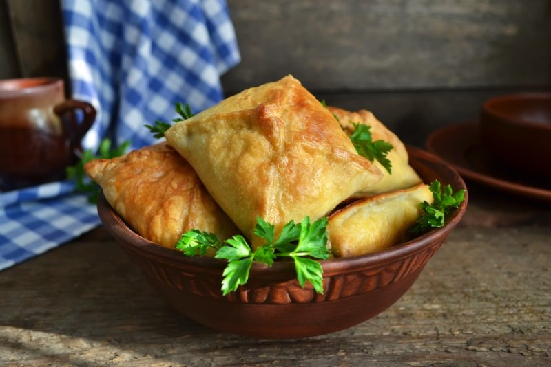 пирожки с курицей слоеное тесто