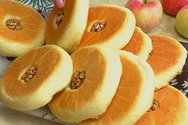 Рецепт пирогов с яблоками и медовым сиропом